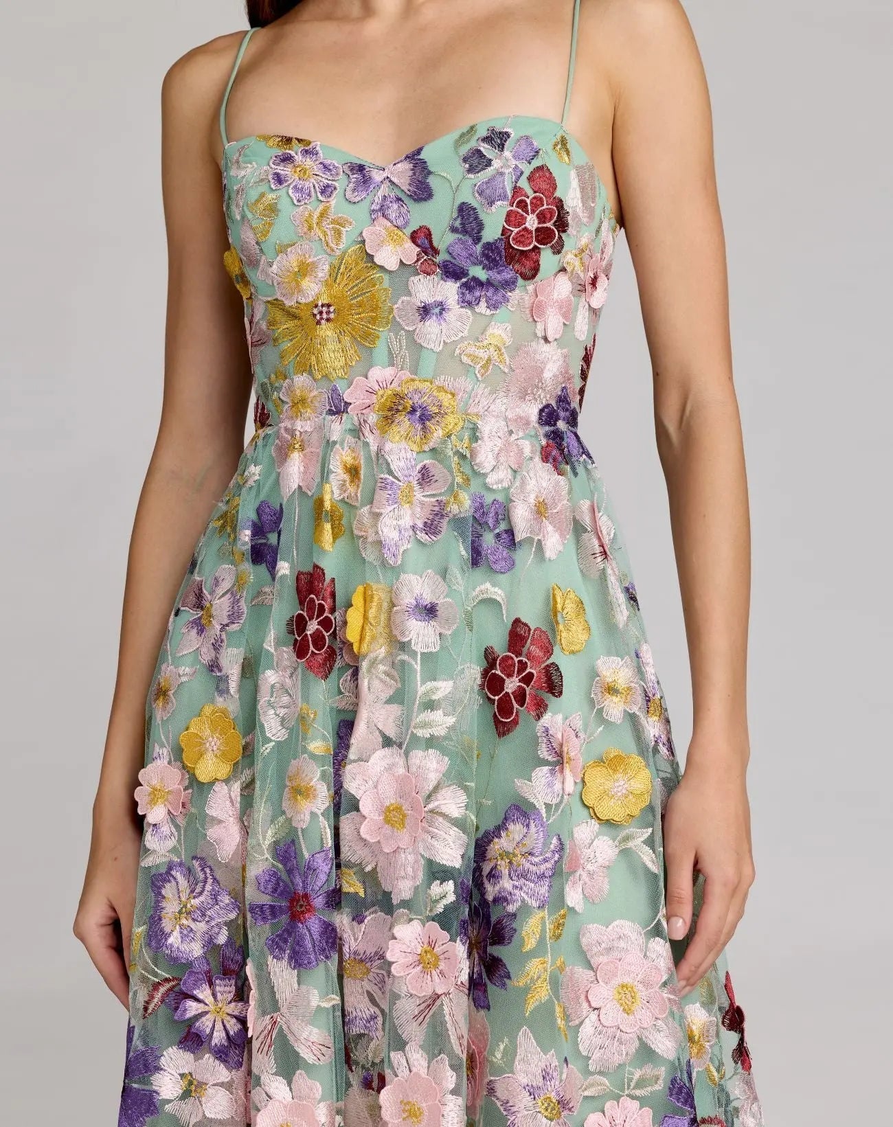 Green Sweetheart Neck Embroidered Midi Dress